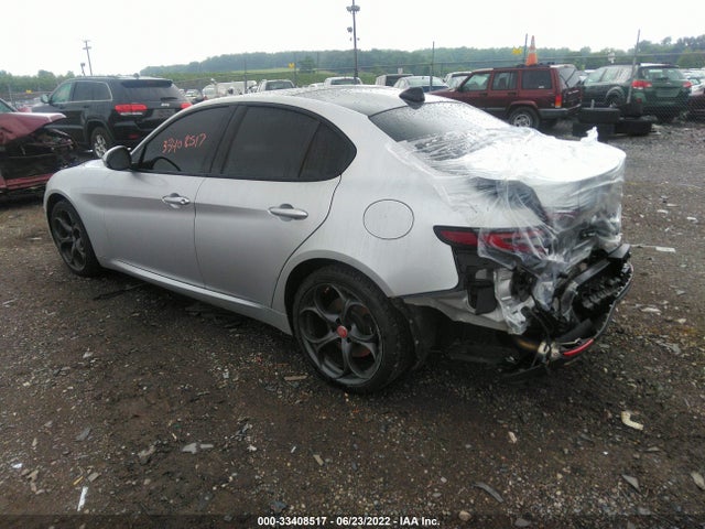 2017 Alfa Romeo Giulia, VIN: ZARFAEEN5H7542633
