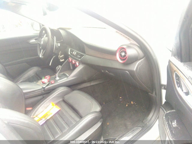 2017 Alfa Romeo Giulia, VIN: ZARFAEEN5H7542633