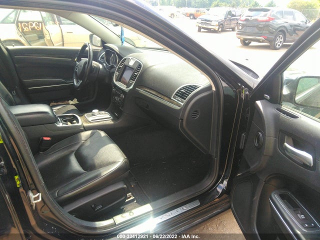2018 Chrysler 300, VIN: 2C3CCAEG5JH193909
