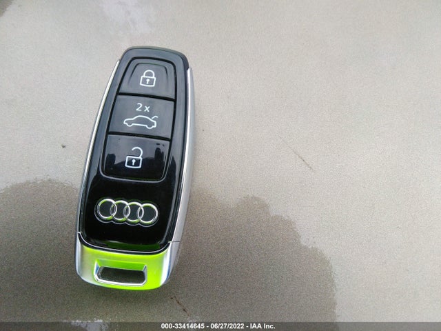 2021 Audi Q7, VIN: WA1LXAF70MD030160