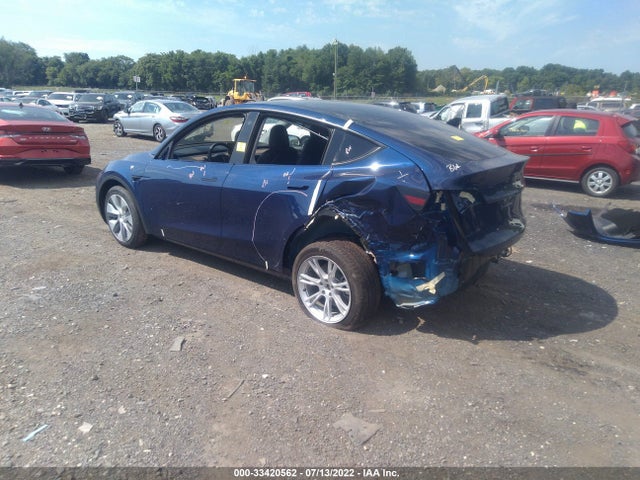 Tesla Model Y 2022 7SAYGDEE1NF428889 Image 3