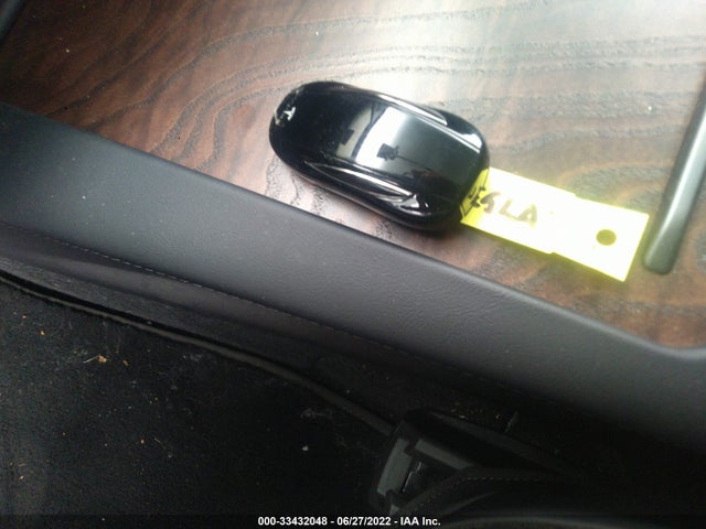 2021 Tesla Model X, VIN: 5YJXCDE22MF319348