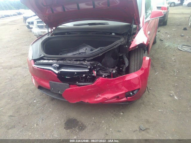 2021 Tesla Model X, VIN: 5YJXCDE22MF319348
