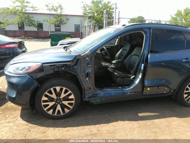 2020 Ford Escape, VIN: 1FMCU9BZ8LUC15460