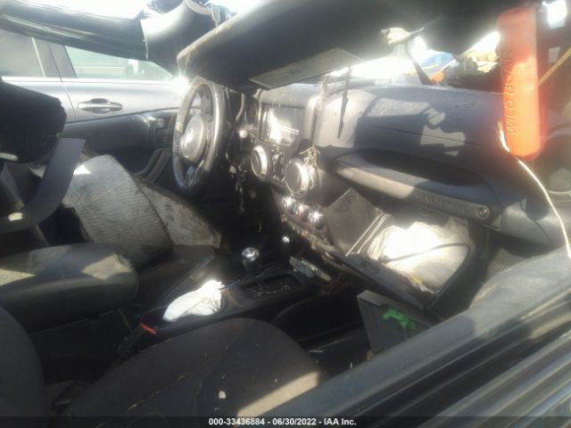 1C4BJWDG7GL258802 Jeep Wrangler Unlimited Sport
