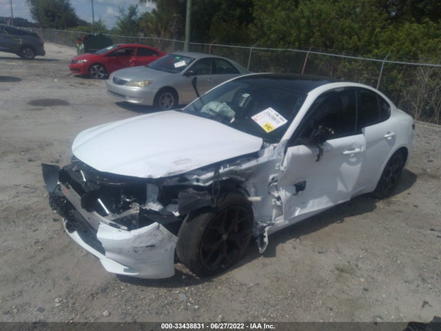 2021 Alfa Romeo Giulia, VIN: ZARFAMBNXM7645569