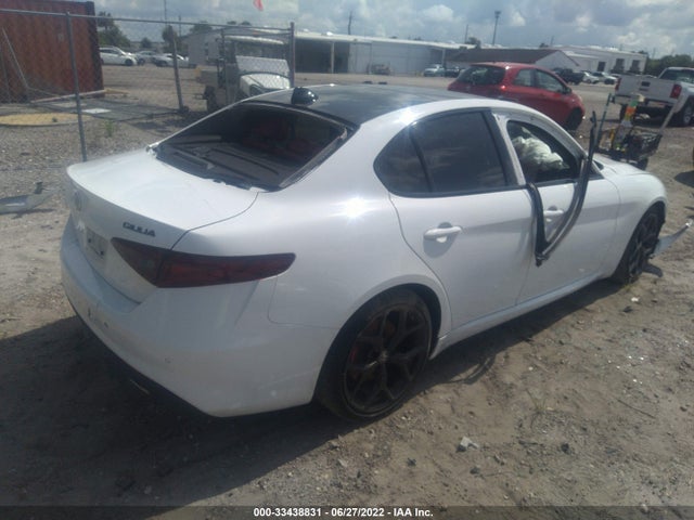 2021 Alfa Romeo Giulia, VIN: ZARFAMBNXM7645569