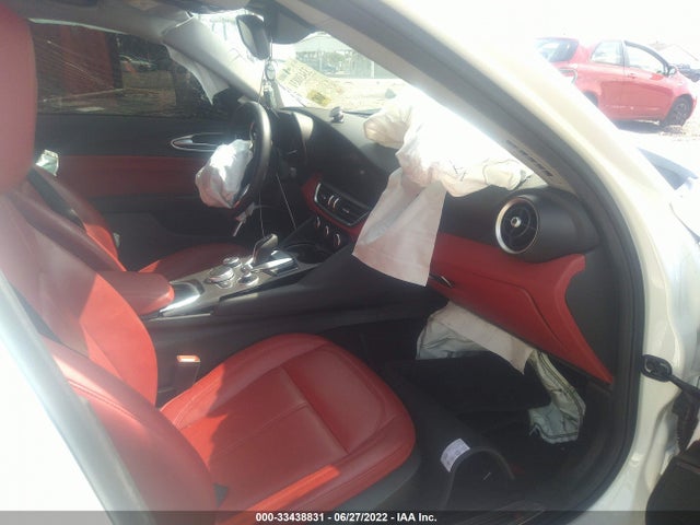 2021 Alfa Romeo Giulia, VIN: ZARFAMBNXM7645569