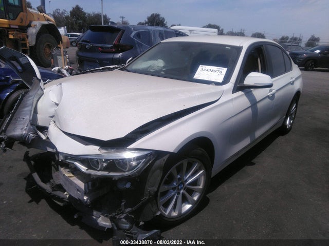BMW 3 Series 320i Xdrive 2018 WBA8E5G54JNU47077 Image 2