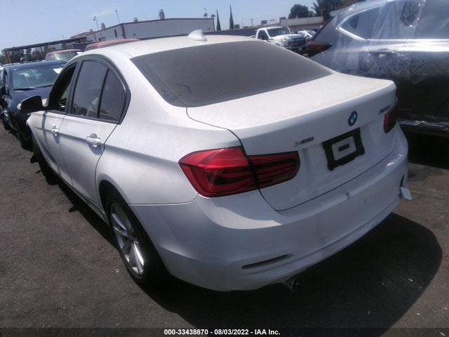 BMW 3 Series 320i Xdrive 2018 WBA8E5G54JNU47077 Image 3