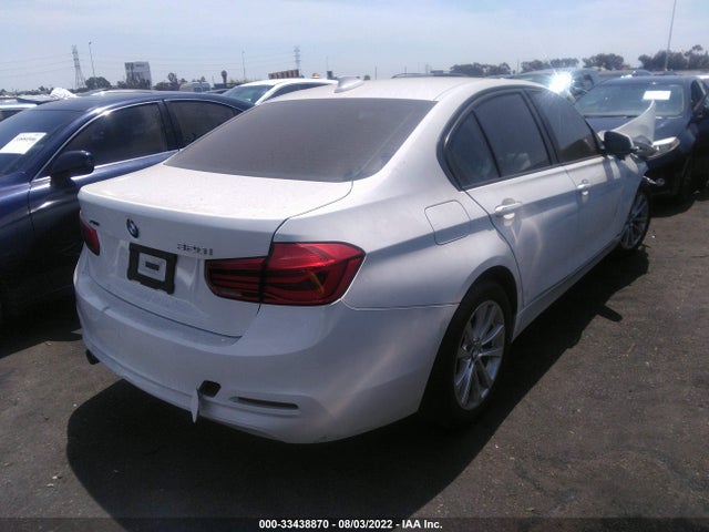 BMW 3 Series 320i Xdrive 2018 WBA8E5G54JNU47077 Image 4