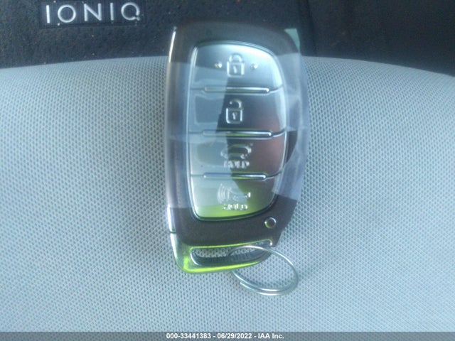 2022 Hyundai Ioniq, VIN: KMHC75LDXNU265069