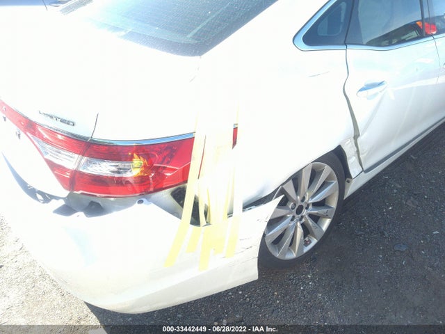 2017 Hyundai Azera, VIN: KMHFH4JG0HA581992