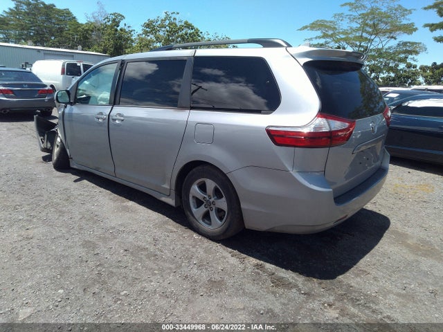 Toyota SIENNA LE 2018 5TDKZ3DC4JS957332 Image 3
