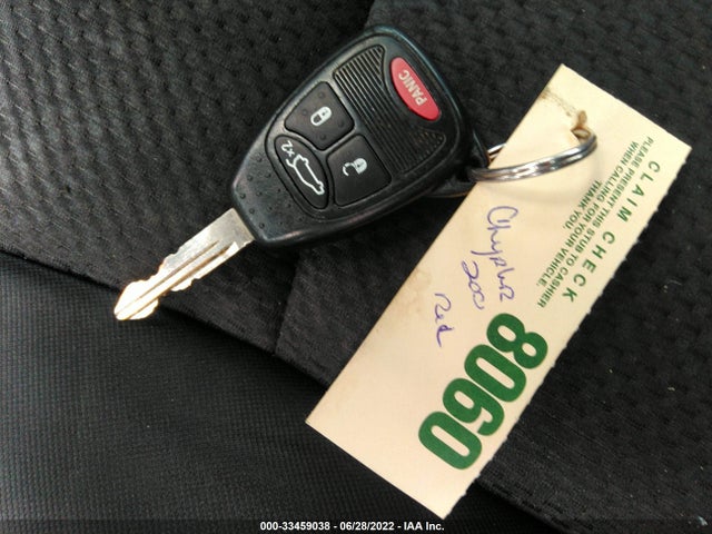 1C3CCBABXEN206439 Chrysler 200 LX
