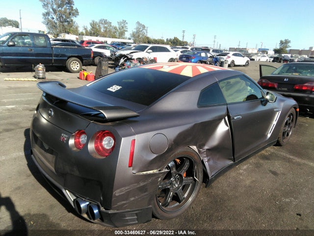 2015 Nissan GT-R, VIN: JN1AR5EF2FM281193