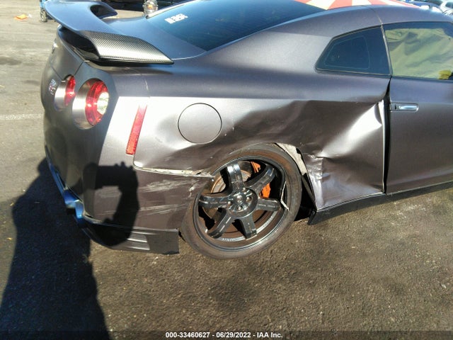 2015 Nissan GT-R, VIN: JN1AR5EF2FM281193