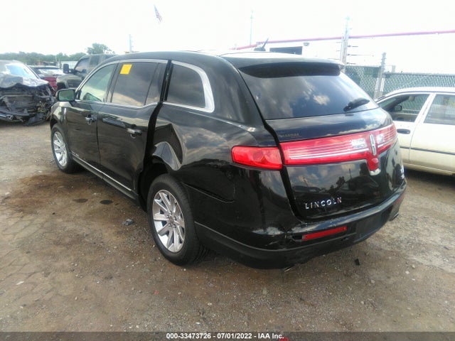 2017 Lincoln MKT, VIN: 2LMHJ5NK0HBL01367