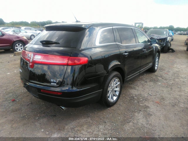 2017 Lincoln MKT, VIN: 2LMHJ5NK0HBL01367
