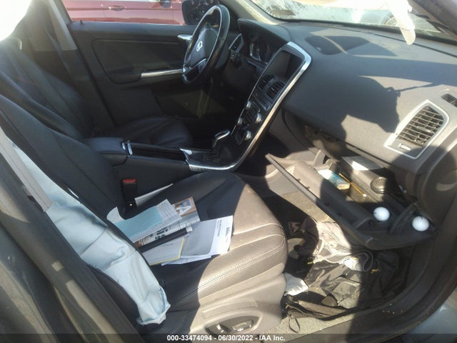 2016 Volvo XC60, VIN: YV449MRMXG2917429