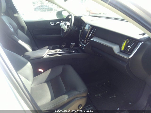 2018 Volvo XC60, VIN: LYVA22RK8JB097029