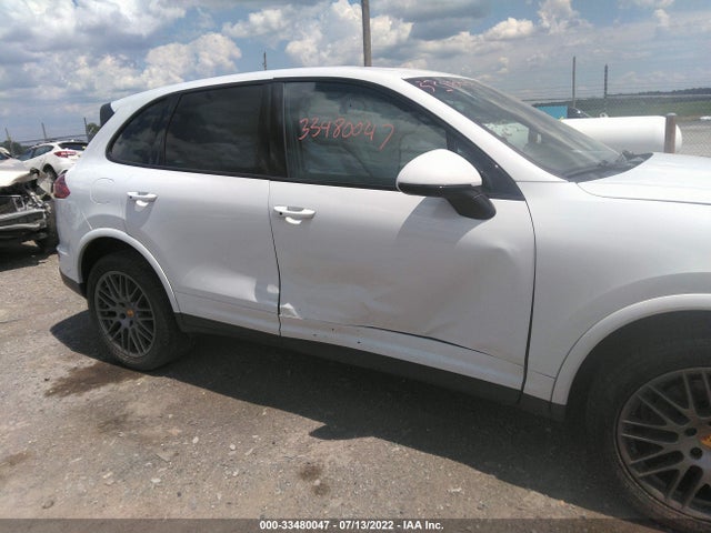 2017 Porsche Cayenne, VIN: WP1AA2A25HKA86286