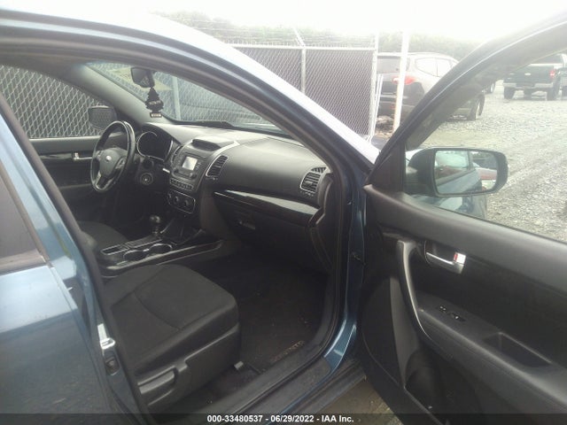 2014 KIA SORENTO LX VIN: 5XYKT3A61EG433963