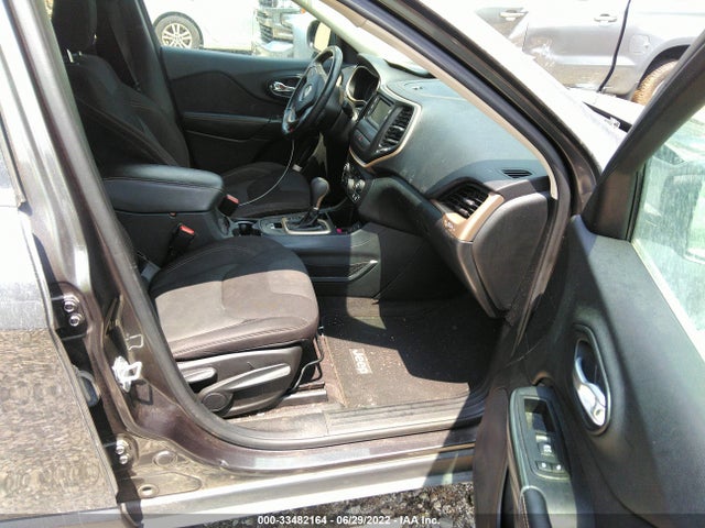 1C4PJLCB6GW208255 Jeep Cherokee Latitude