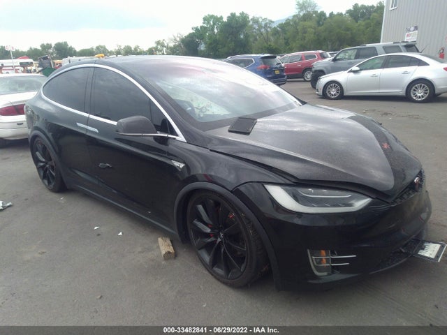 2016 Tesla Model X, VIN: 5YJXCBE4XGF003187