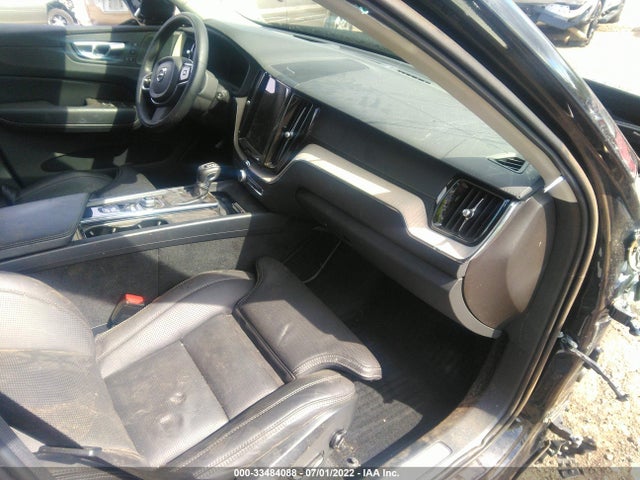 2021 Volvo XC60, VIN: YV4102RL8M1727350