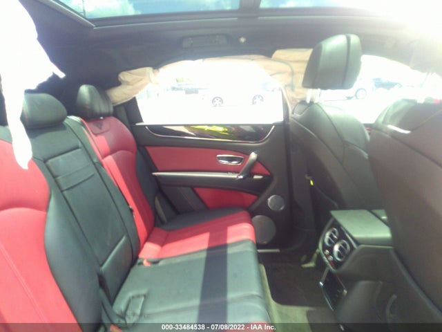 2018 Bentley Bentayga, VIN: SJAAC2ZV8JC021038