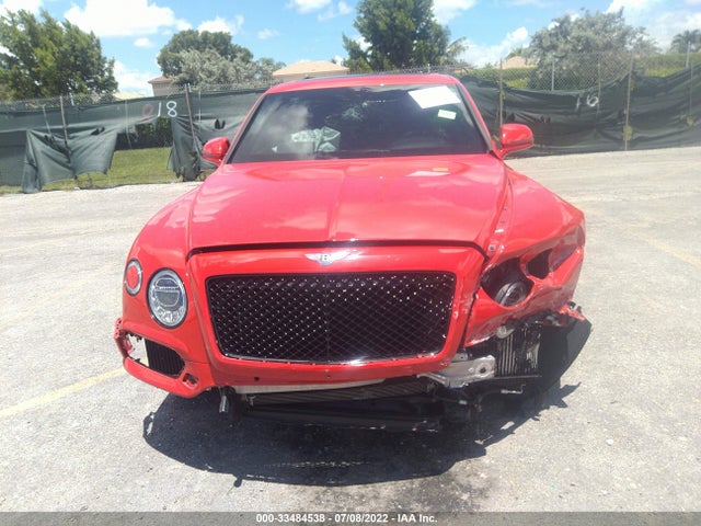 2018 Bentley Bentayga, VIN: SJAAC2ZV8JC021038