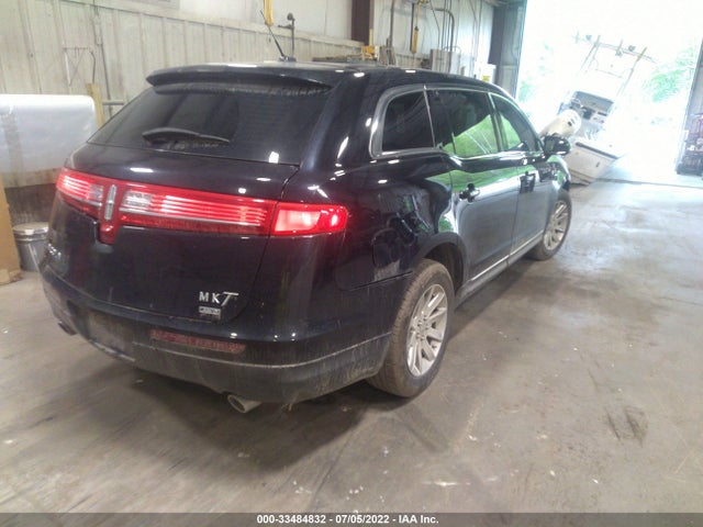 2017 Lincoln MKT, VIN: 2LMHJ5NK5HBL01655