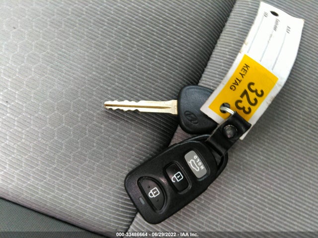Hyundai ELANTRA SE 2018 KMHD74LF5JU472334 Image 3