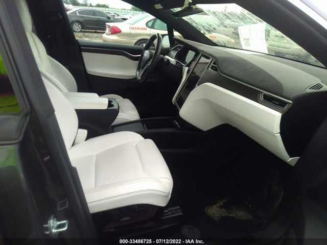2016 Tesla Model X, VIN: 5YJXCAE4XGF003149