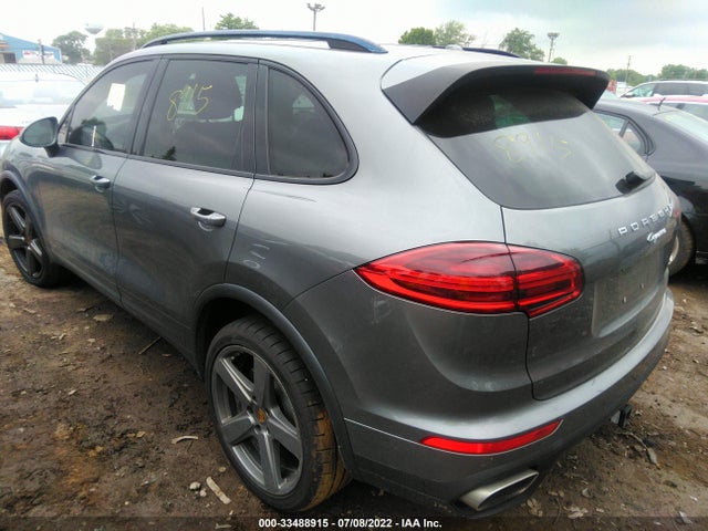 2016 PORSCHE CAYENNE WP1AA2A26GKA36026 Photo 2