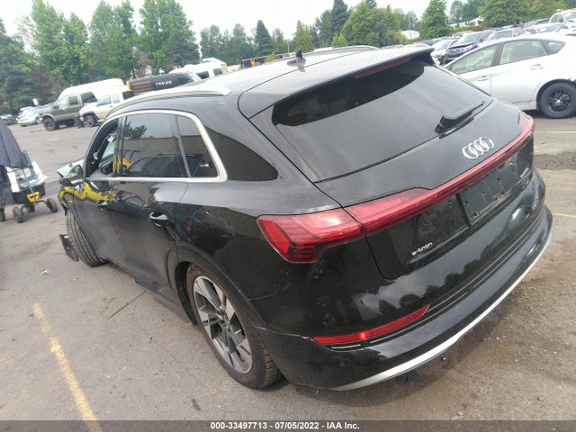 2022 Audi e-tron, VIN: WA1AAAGE2NB007398