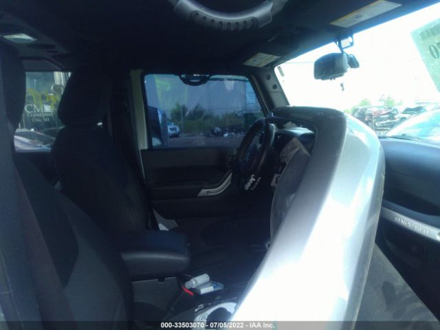 1C4HJWEG3HL621557 Jeep Wrangler Unlimited Sahara