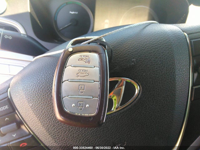 2016 Hyundai Sonata, VIN: KMHE24L11GA025789