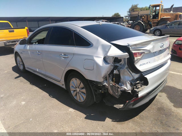 2016 Hyundai Sonata, VIN: KMHE24L11GA025789
