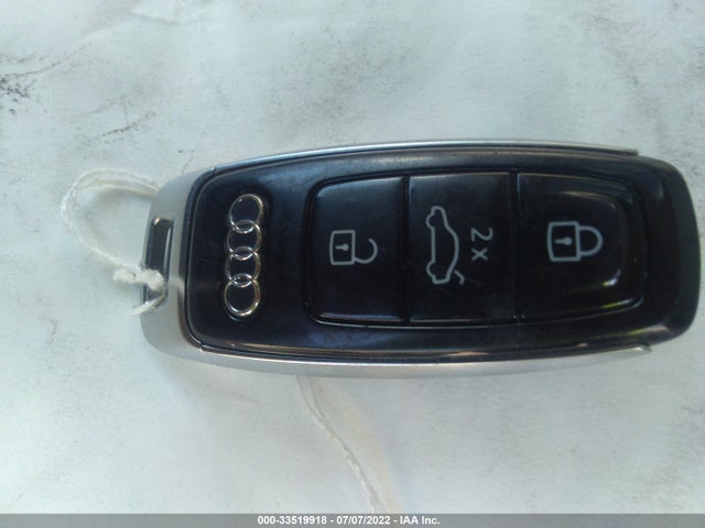 2019 Audi e-tron, VIN: WA1VABGE8KB010180