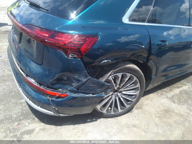 2019 Audi e-tron, VIN: WA1VABGE8KB010180