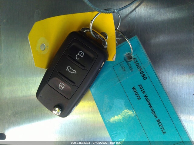 2019 Volkswagen Beetle, VIN: 3VWJD7AT3KM719976