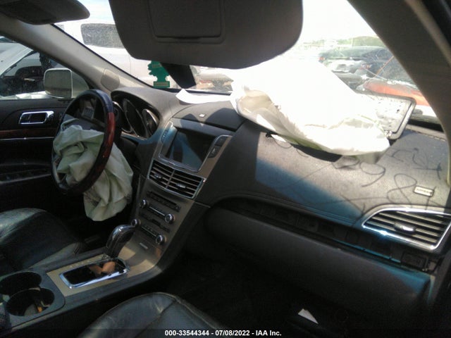 Lincoln MKT 2011 2LMHJ5FRXBBJ53795 Image 5