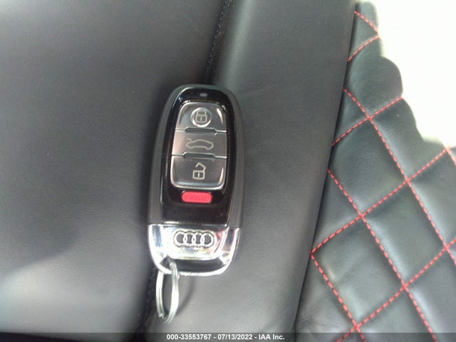 2017 Audi R8, VIN: WUAKBAFX1H7901297