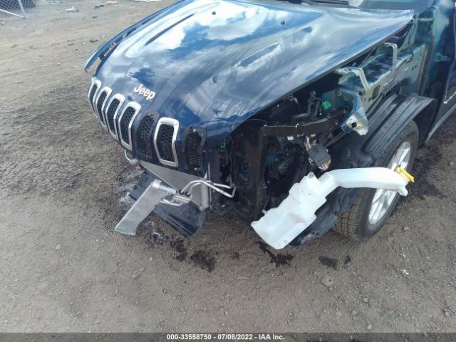 1C4PJLCB4JD612092 Jeep Cherokee Latitude