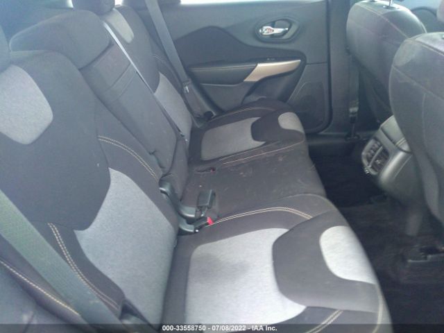 1C4PJLCB4JD612092 Jeep Cherokee Latitude