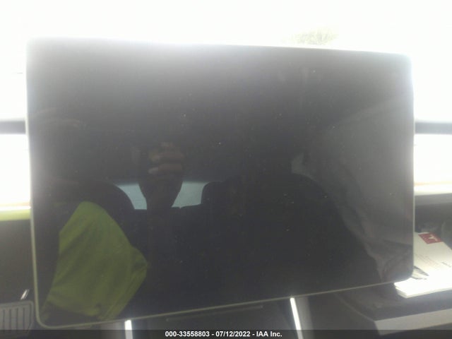 2019 Tesla 3, VIN: 5YJ3E1EA0KF402028
