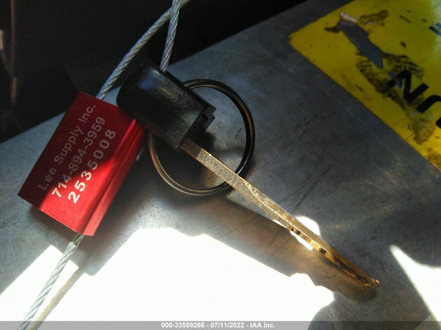 Acura RL 2005 JH4KB16585C011182 Image 3