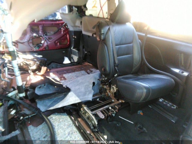 Toyota SIENNA SE 2017 5TDXZ3DC6HS803821 Image 8